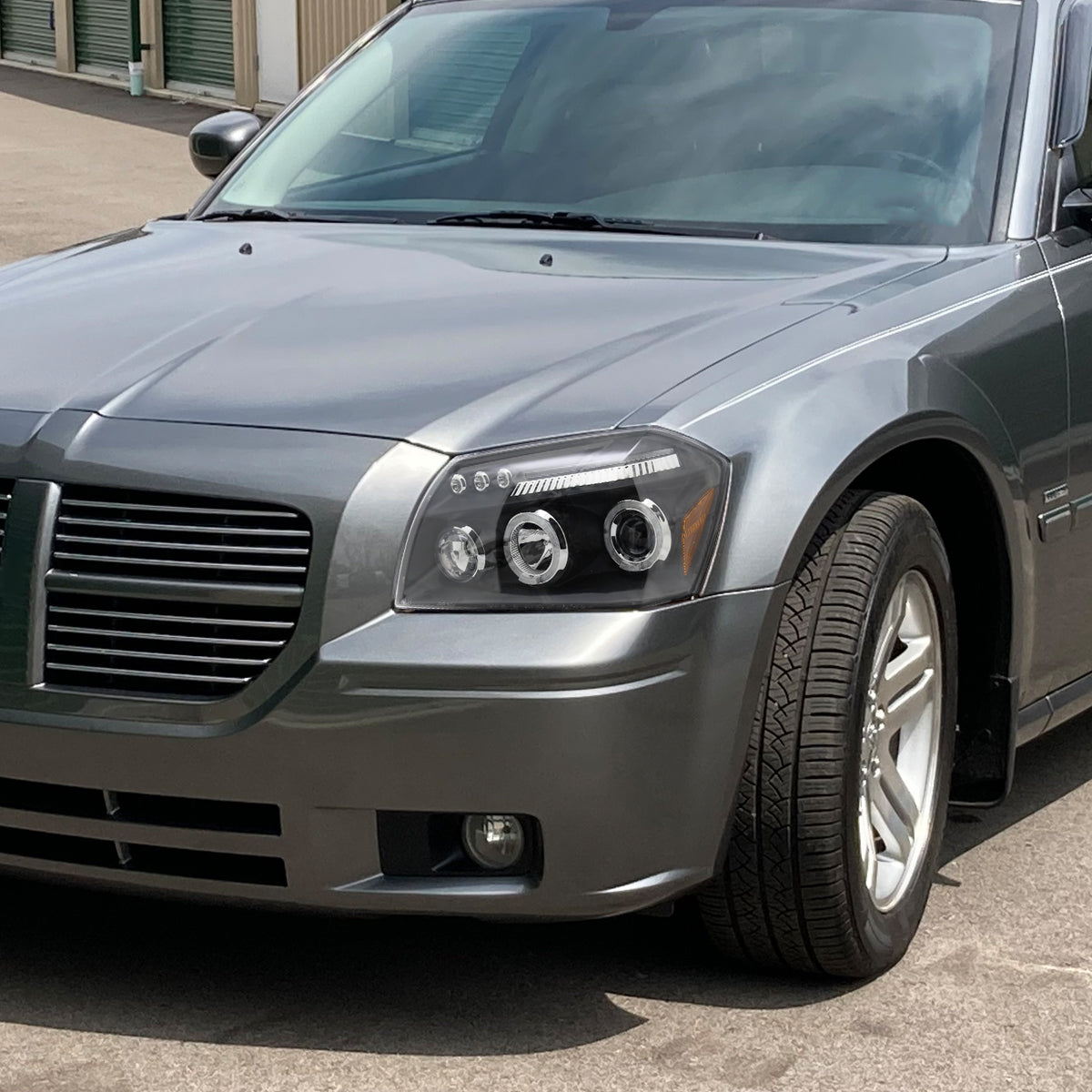 2005-2007 Dodge Magnum Dual Halo Projector Headlights (Matte Black Housing / Clear Lens)