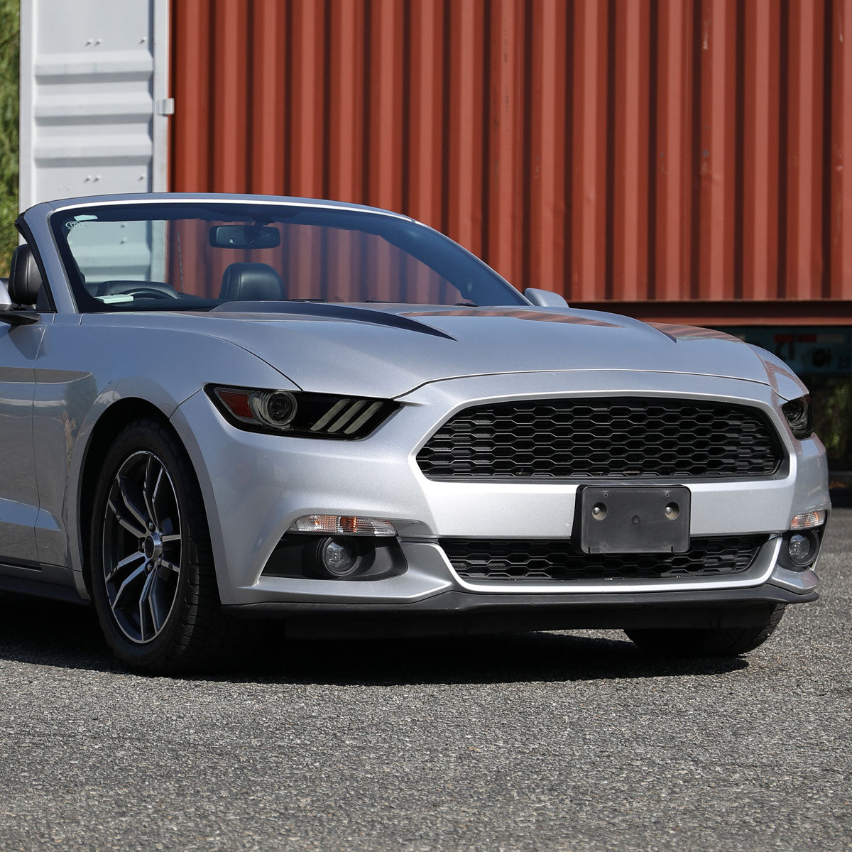 2015-2017 Ford Mustang S550 / 2018-2020 Mustang Shelby LED Strip Xenon HID Projector Headlights (Black Housing / Smoked Lens)