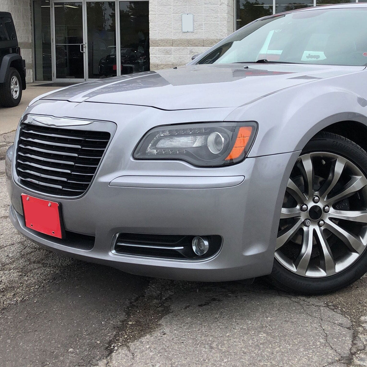 2011-2019 Chrysler 200/300 Dodge Challenger Jeep Grand Cherokee H11 Fog Lights (Chrome Housing / Clear Lens)