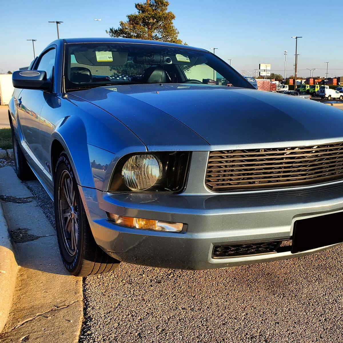 2005-2009 Ford Mustang S197 Factory Style Headlights (Matte Black Housing / Light Smoked Lens)