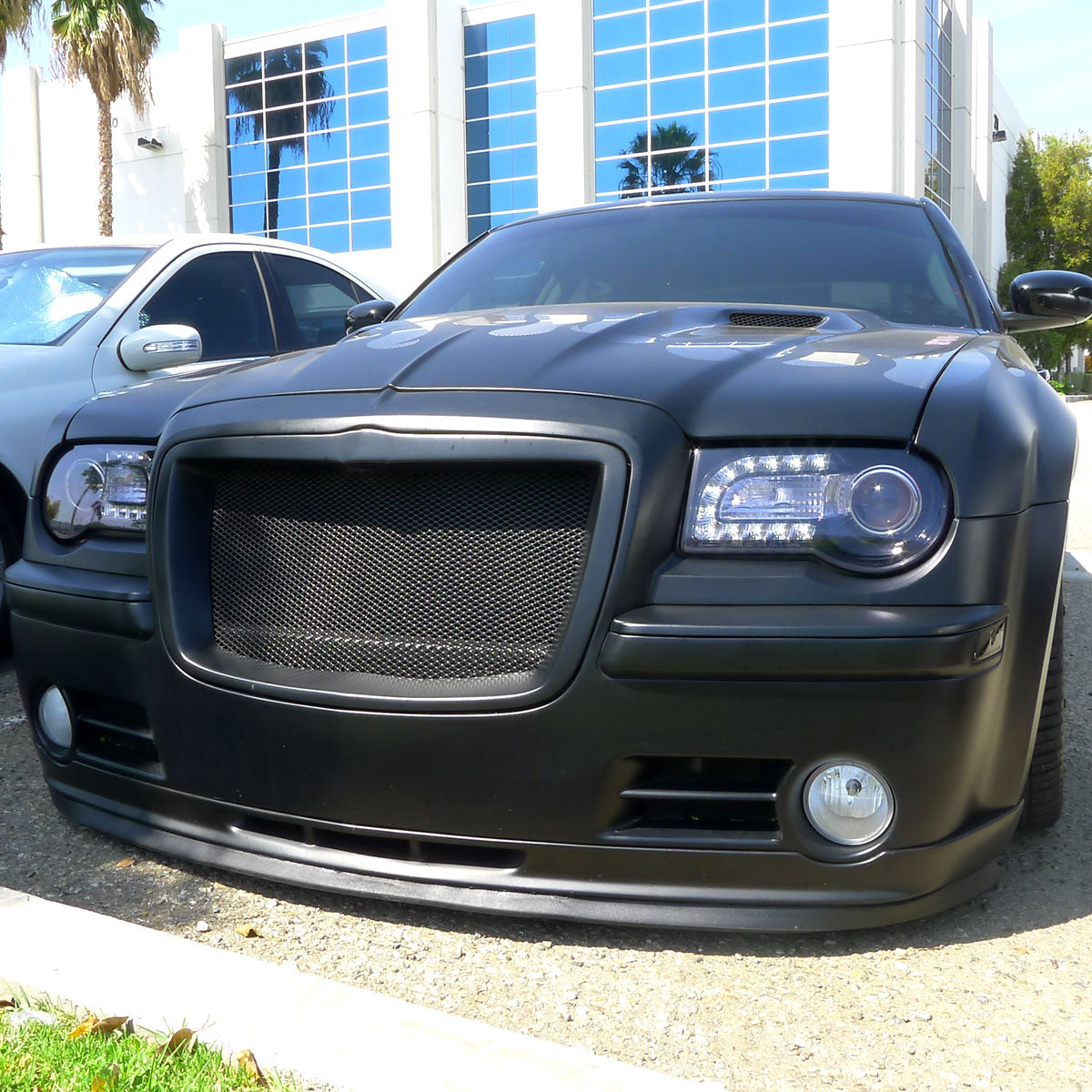 2005-2010 Chrysler 300 Projector Headlights w/ LED Light Strip (Glossy Black Housing / Smoked Lens)