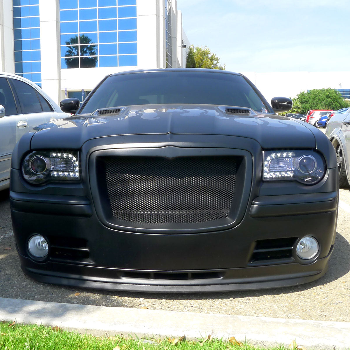 2005-2010 Chrysler 300 Projector Headlights w/ LED Light Strip (Glossy Black Housing / Smoked Lens)