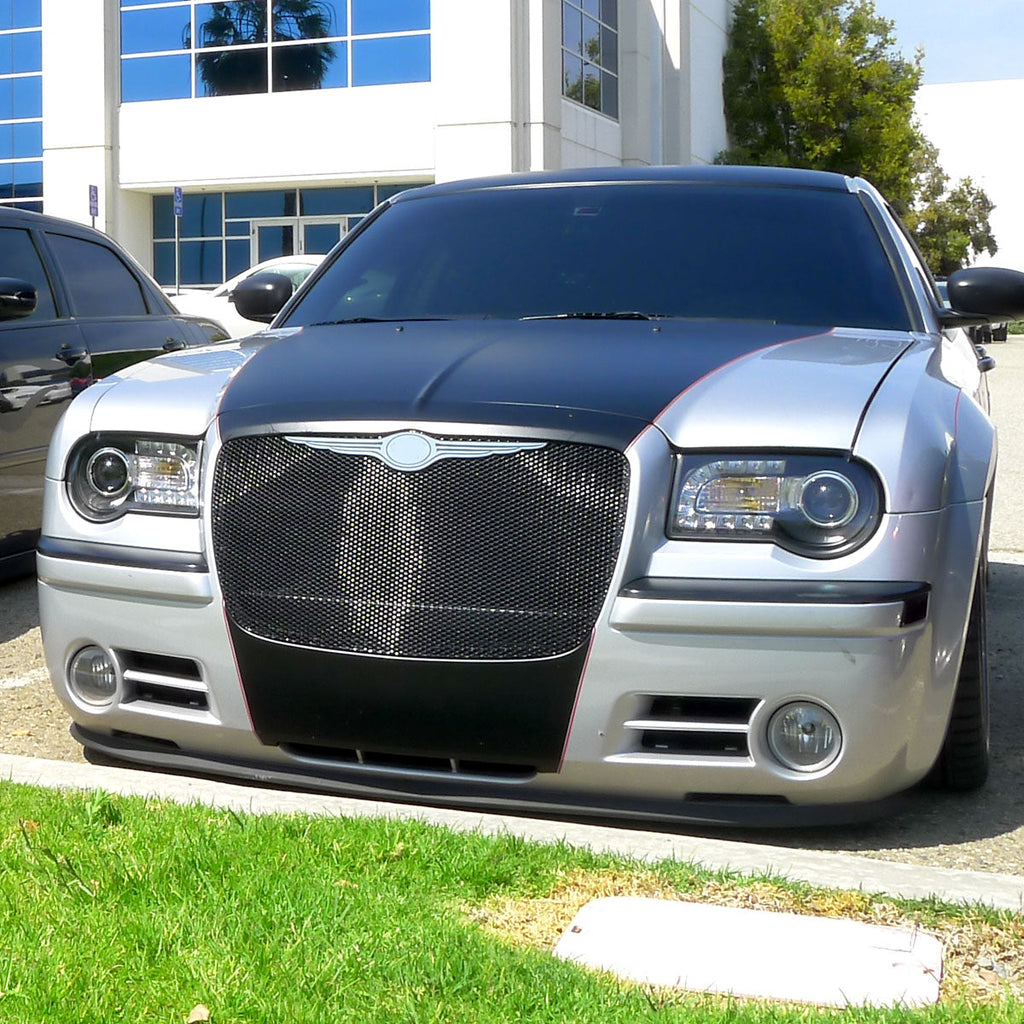 2005-2010 Chrysler 300 Projector Headlights w/ LED Light Strip (Matte Black Housing / Clear Lens)