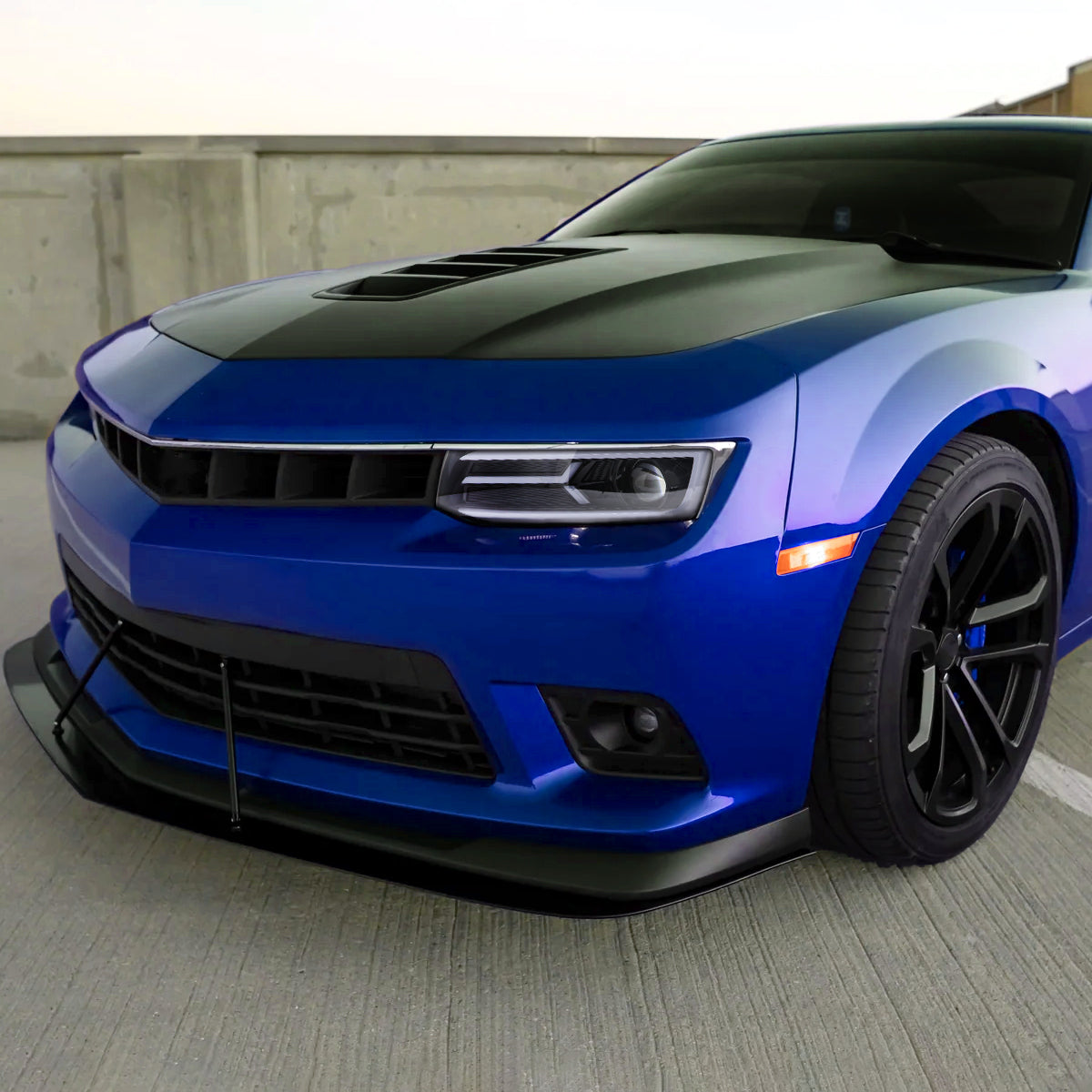 2014-2015 Chevrolet Camaro 5th Gen LED Strip Projector Headlights w/ Sequential Turn Signal Lights (Glossy Black Housing / Clear Lens)