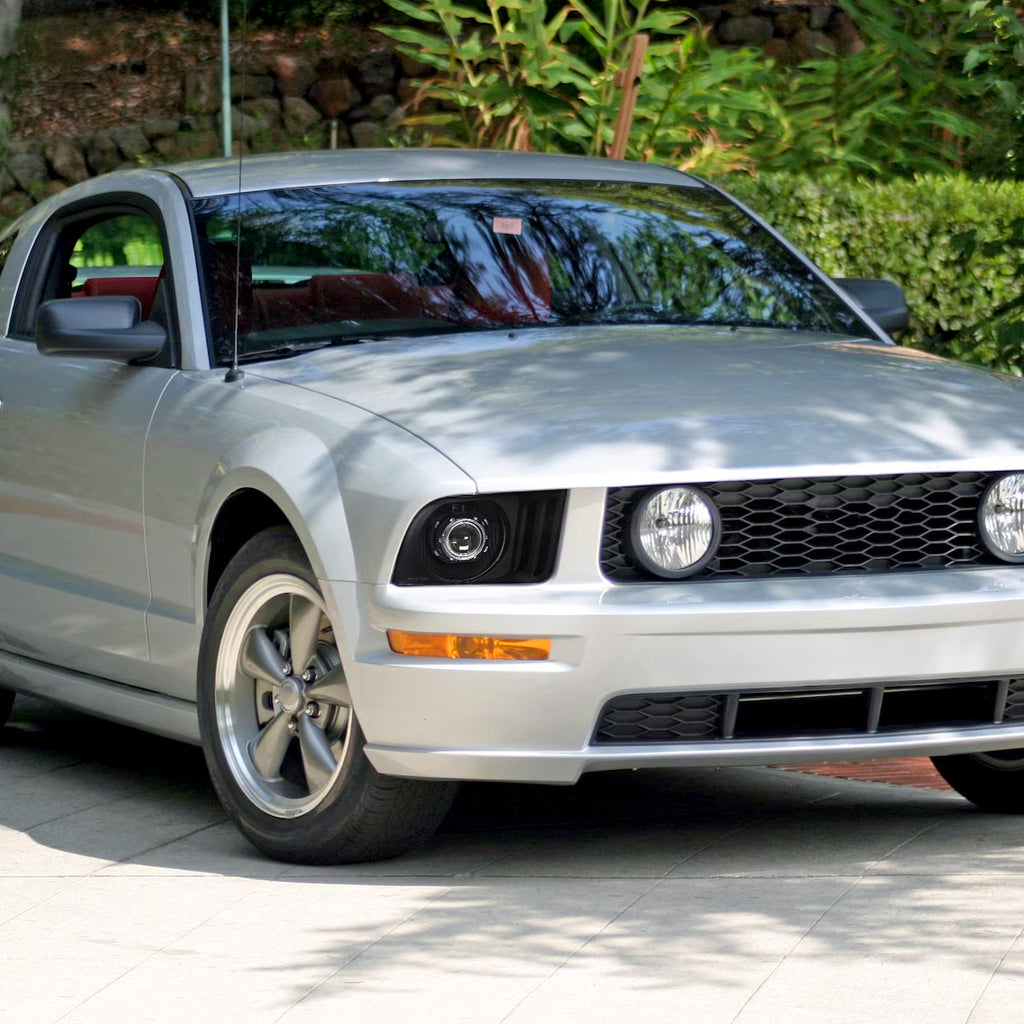 2005-2009 Ford Mustang S197 H1 Projector Headlights (Matte Black Housing / Clear Lens)